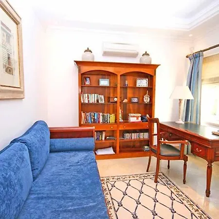 Ferrarias Sleeps 12 Pool Air Con Wifi Ferrarias (Loule)
