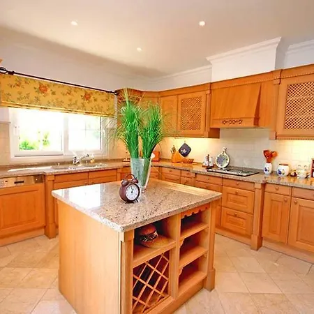 Villa Ferrarias Sleeps 12 Pool Air Con Wifi Ferrarias (Loule)