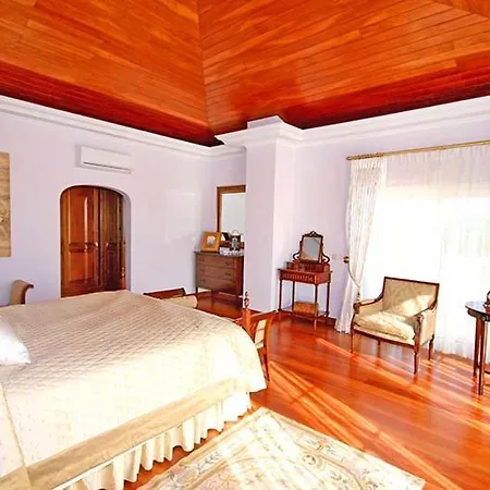Ferrarias Sleeps 12 Pool Air Con Wifi * Ferrarias (Loule)
