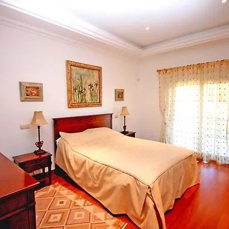 Ferrarias Sleeps 12 Pool Air Con Wifi Ferrarias (Loule)