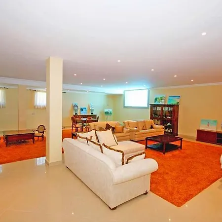 Villa Ferrarias Sleeps 12 Pool Air Con Wifi