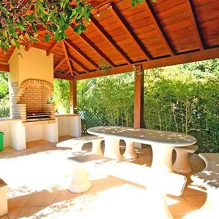 Ferrarias Sleeps 12 Pool Air Con Wifi Ferrarias (Loule)